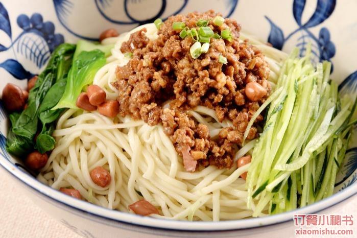 肉末炸酱面