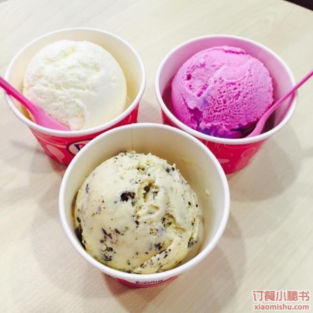 baskin robbins芭斯罗缤冰淇淋 瑞虹坊店 棉花糖