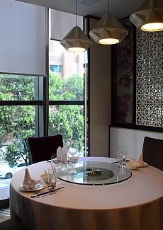   边用餐边赏街景，清松又惬意